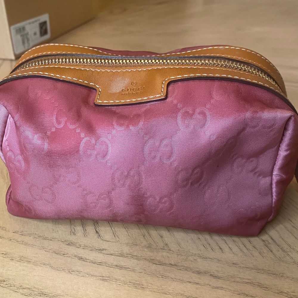 ❤️ Authentic Gucci Cosmetic case